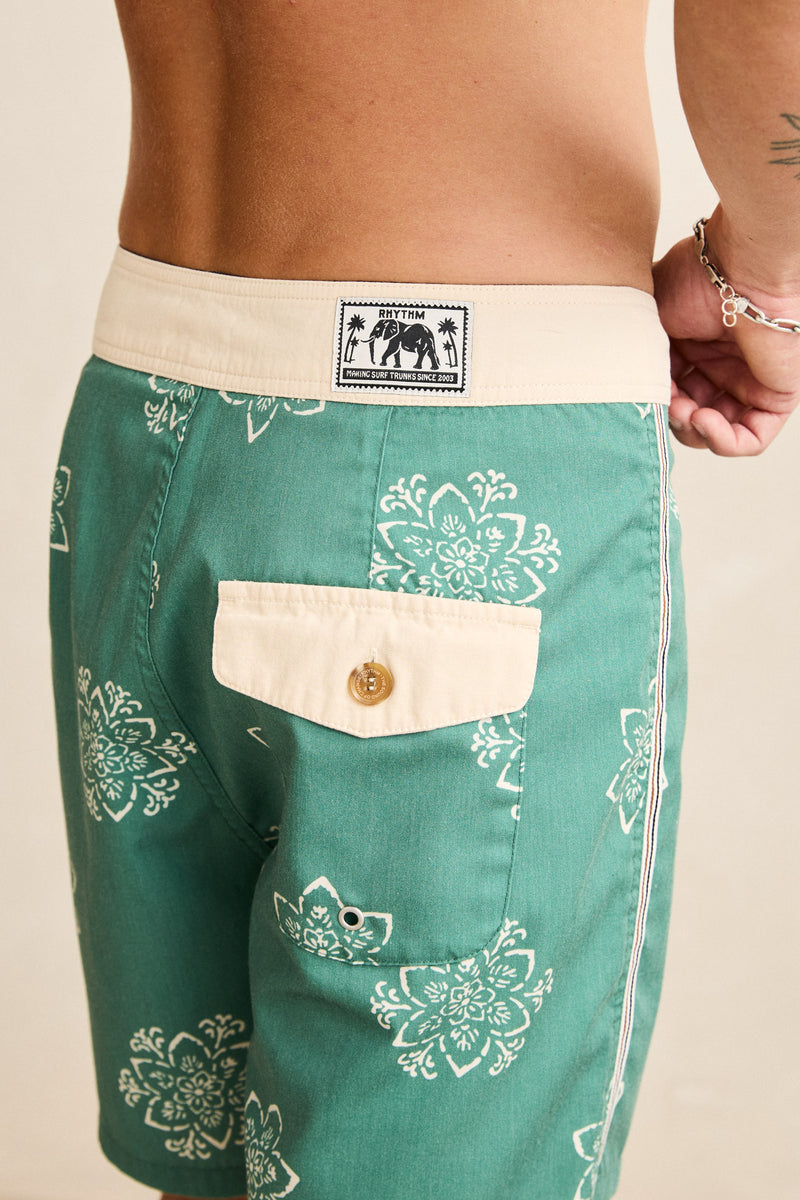 Doily Heritage Trunk Pine