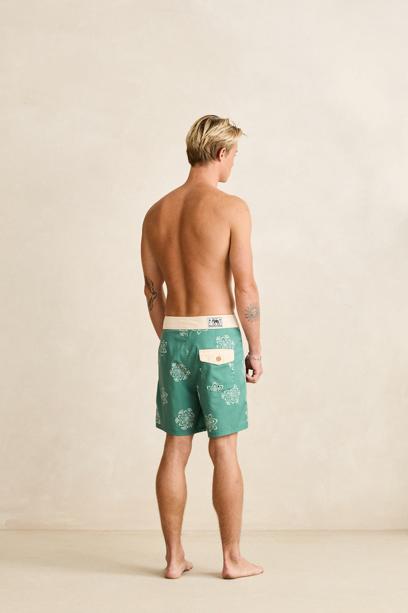Doily Heritage Trunk Pine
