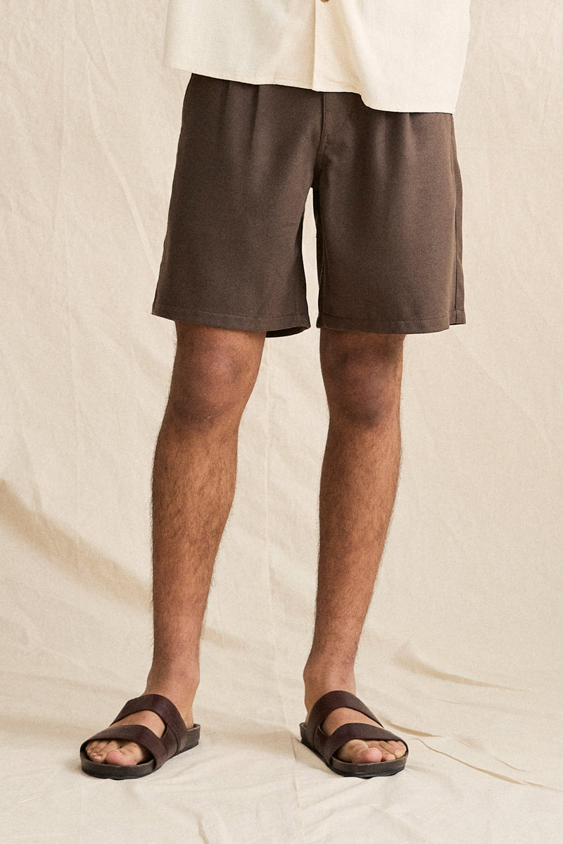 Pes Double Pleated Short Chocolate