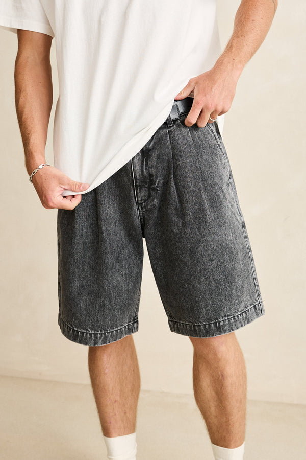 Double Pleated Short Charcoal